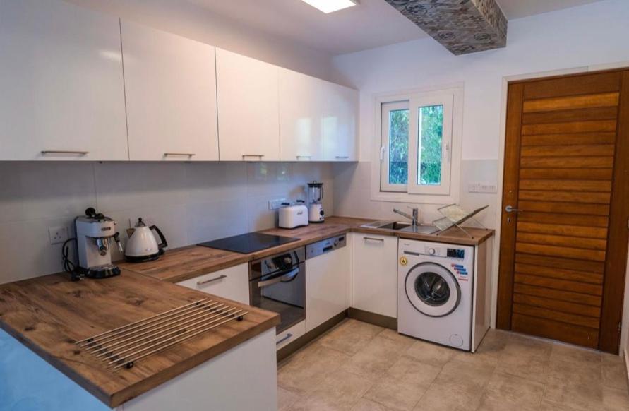 Holiday Cosy Home Paphos 外观 照片